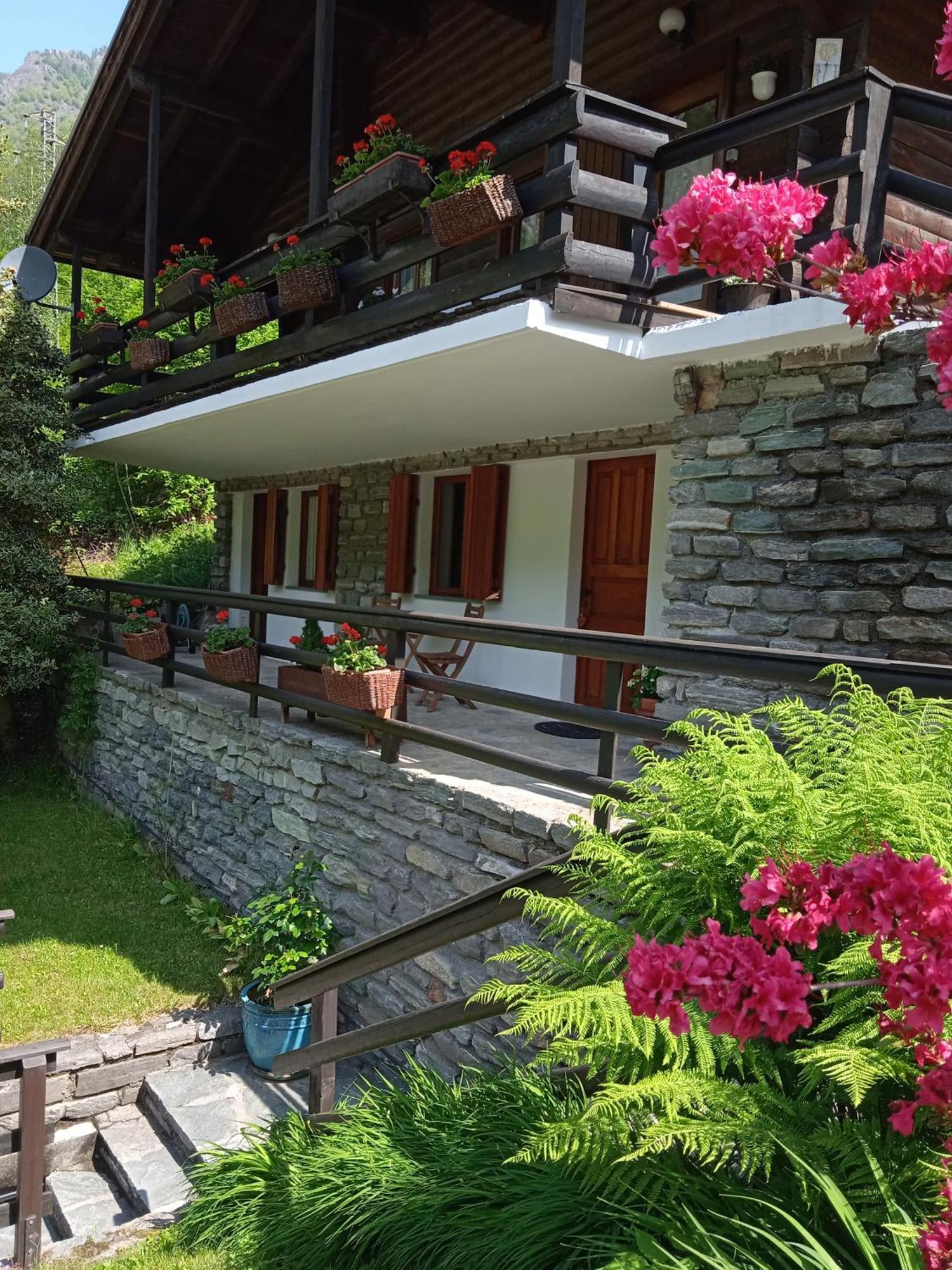 مبيت وإفطار Pontboset Lo Chalet المظهر الخارجي الصورة